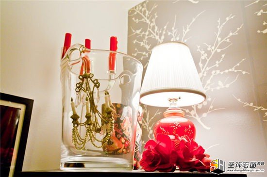 5万小屋换新颜 浓郁色彩复古风 